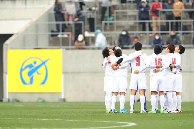 中国U18男冰斩获世锦赛乙级A组亚军 中国女冰降组