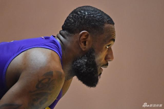 李弘权18+7上海6人上双力克浙江 总比分1-1