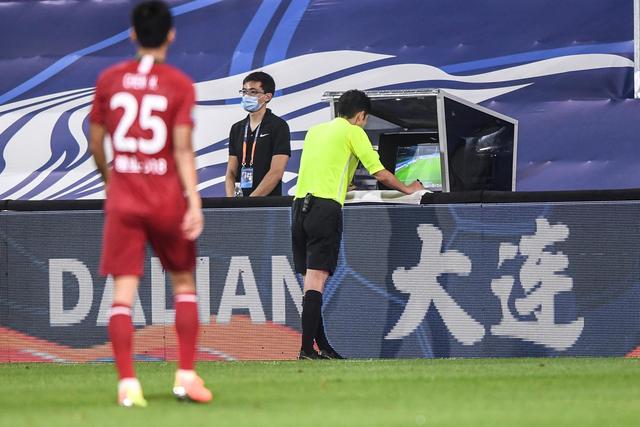 霍伊伦欧战赛打进8粒非点进球 与同期哈兰德一样